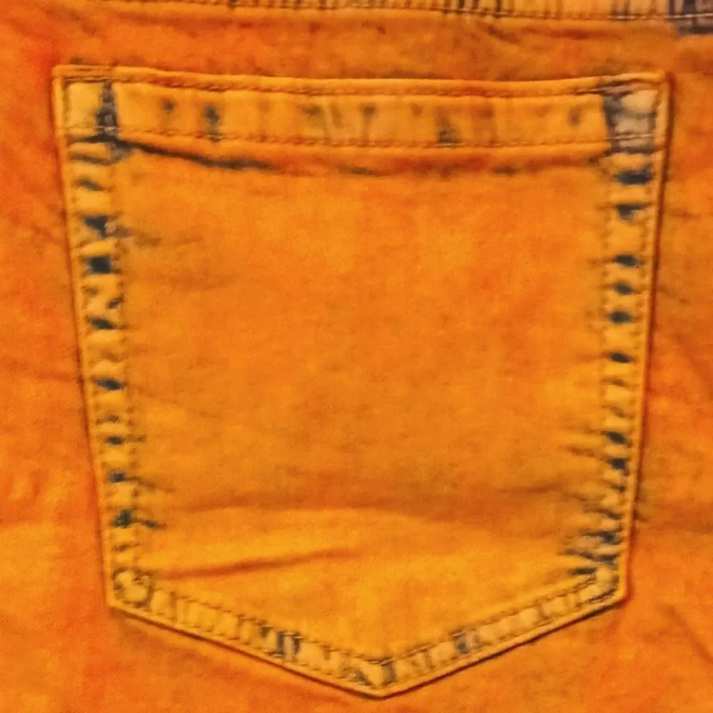 New Torrid Plus Size Coral Acid Wash Mid- Rise Vintage Shorts. - Picture 11 of 16